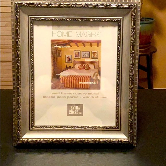 8 x 10 picture frames - Picture 1 of 3